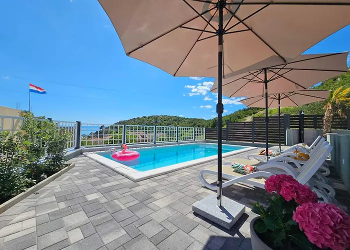 Tomic 2 מאקרסקה