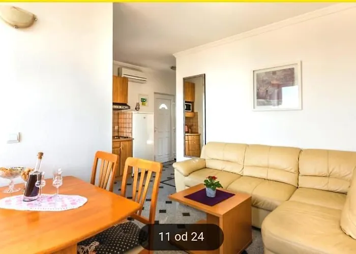 Tomic 2 Apartment