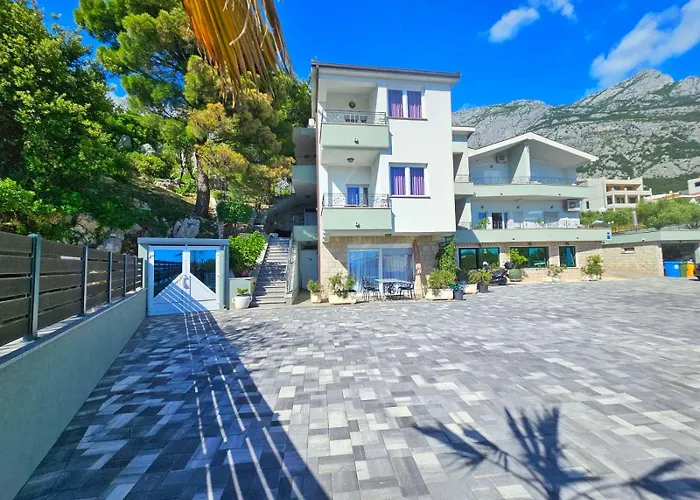 Apartment Tomic 2 Makarska