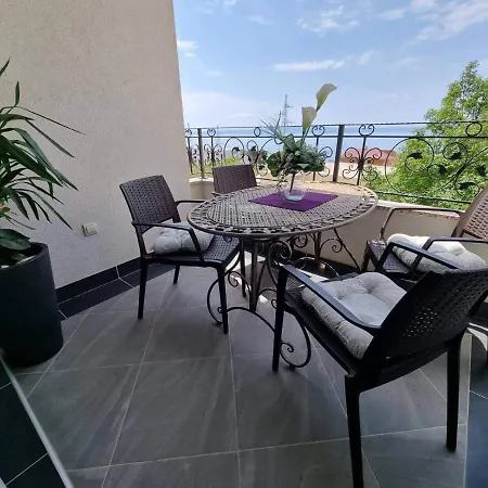 Tomic 2 Apartment Makarska