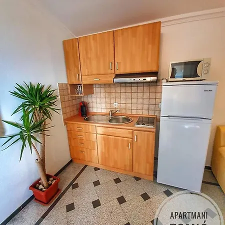 Tomic 2 Apartment