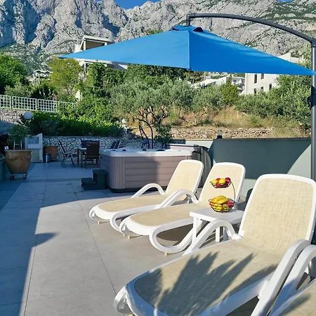 Apartment Tomic 2 *