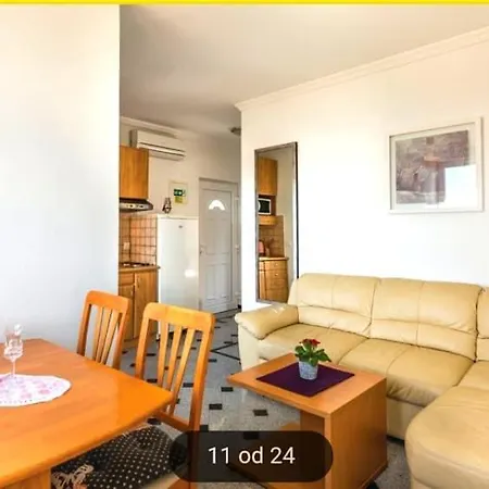 Tomic 2 Apartment
