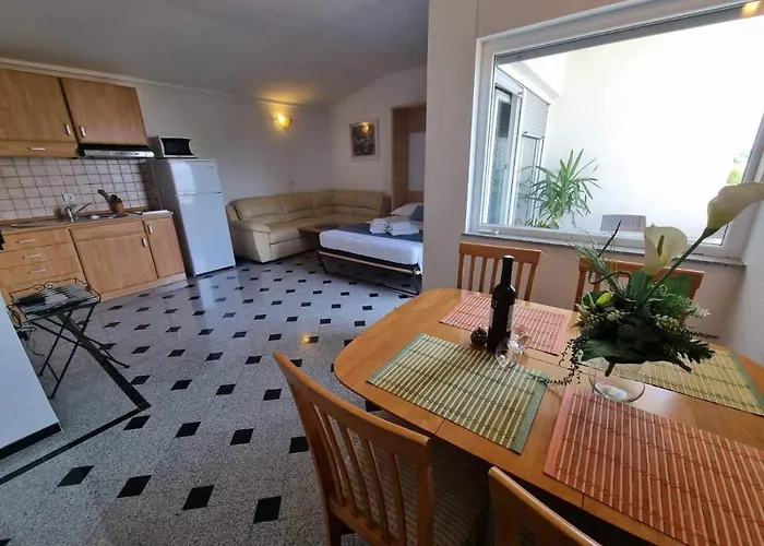 Tomic 2 * 马卡尔斯卡